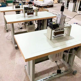 Máquina descartável semi automática da selagem da máscara da borda fornecedor